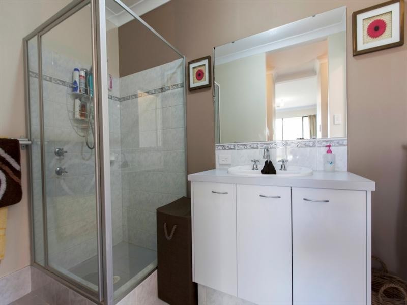 5 Hoyton Close, Ellenbrook WA 6069