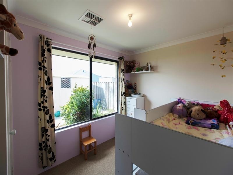 5 Hoyton Close, Ellenbrook WA 6069