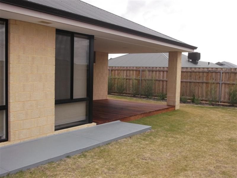 10 Geographe Loop, Ellenbrook WA 6069