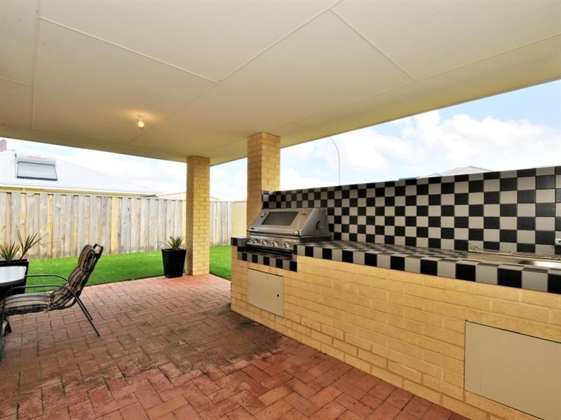 9 Boxgrove Loop, Ellenbrook WA 6069
