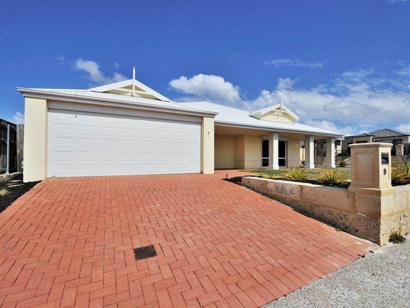 9 Boxgrove Loop, Ellenbrook WA 6069