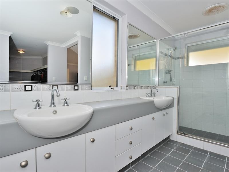 9 Boxgrove Loop, Ellenbrook WA 6069