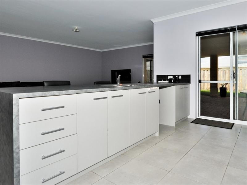 9 Boxgrove Loop, Ellenbrook WA 6069