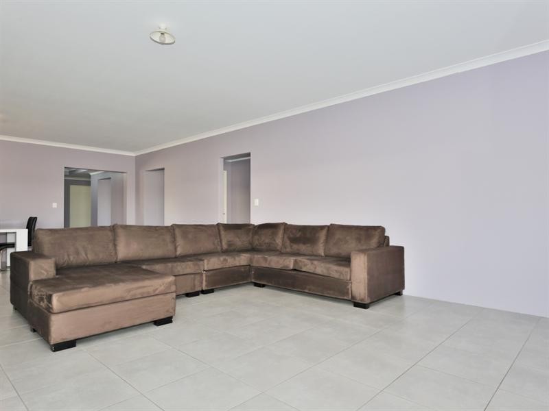 9 Boxgrove Loop, Ellenbrook WA 6069