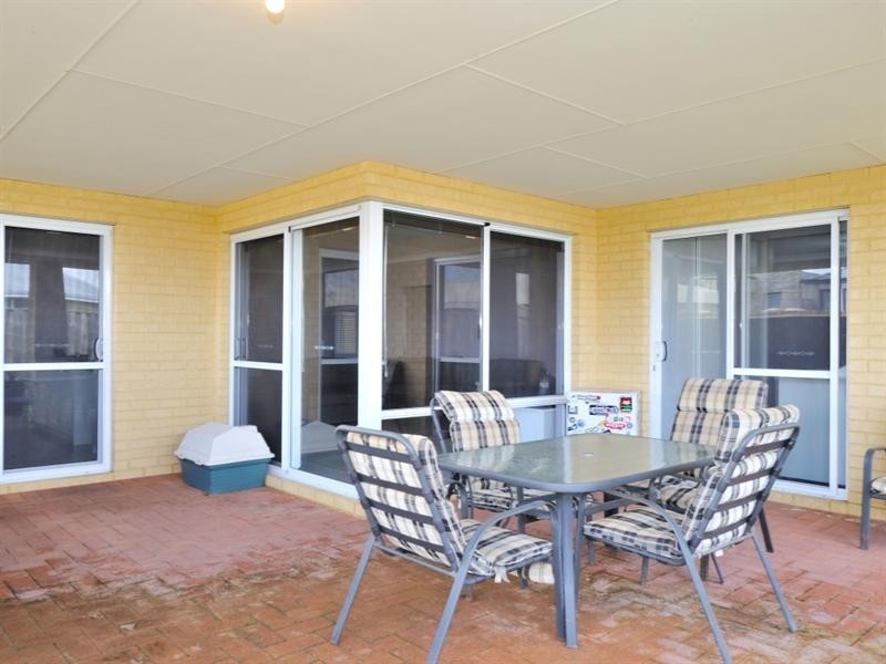 9 Boxgrove Loop, Ellenbrook WA 6069