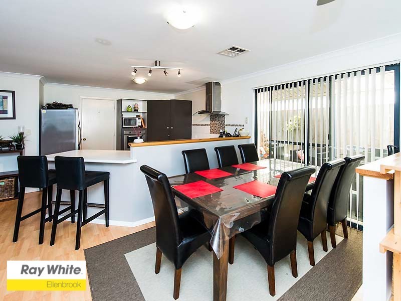 18 Farmaner Parkway, Ellenbrook WA 6069