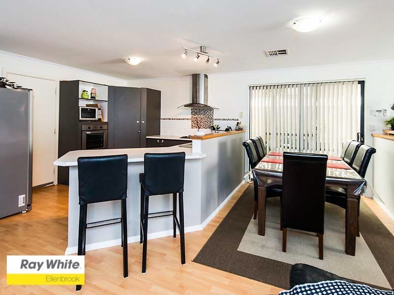 18 Farmaner Parkway, Ellenbrook WA 6069