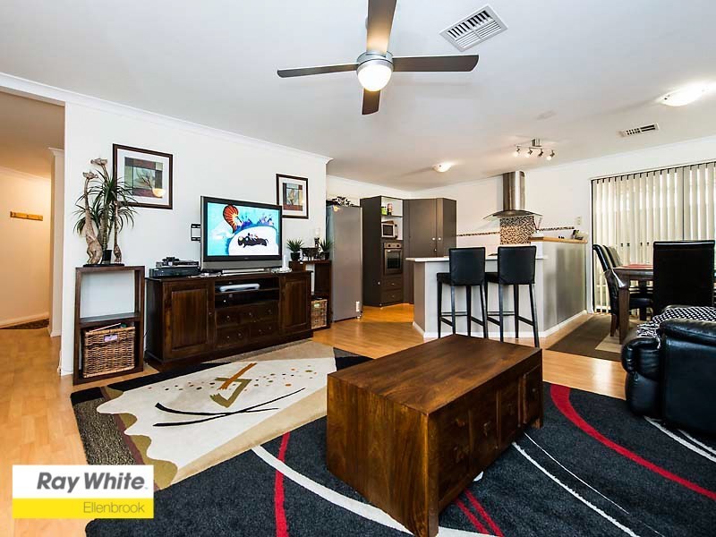 18 Farmaner Parkway, Ellenbrook WA 6069
