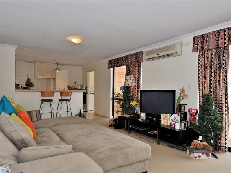 3/20 Warwick Street, St James WA 6102