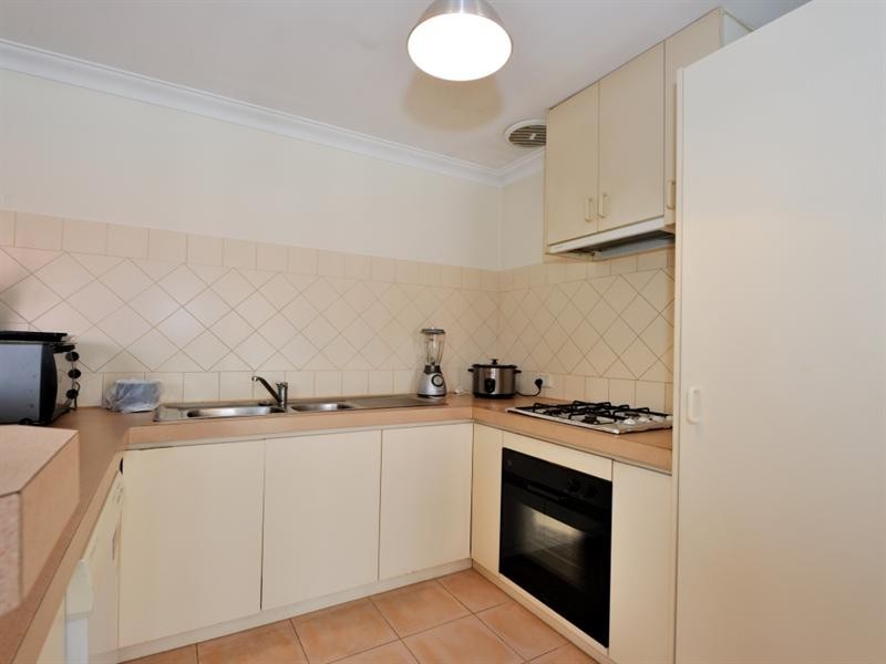 3/20 Warwick Street, St James WA 6102