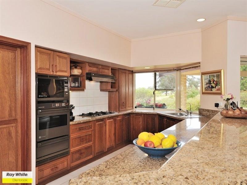 2 Burgundy Lane, The Vines WA 6069