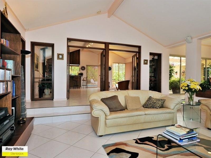 2 Burgundy Lane, The Vines WA 6069