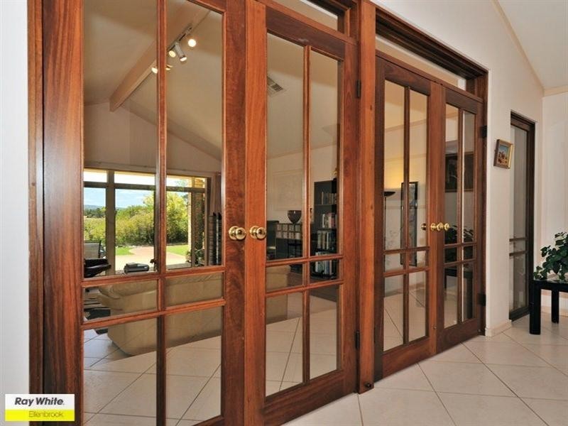 2 Burgundy Lane, The Vines WA 6069