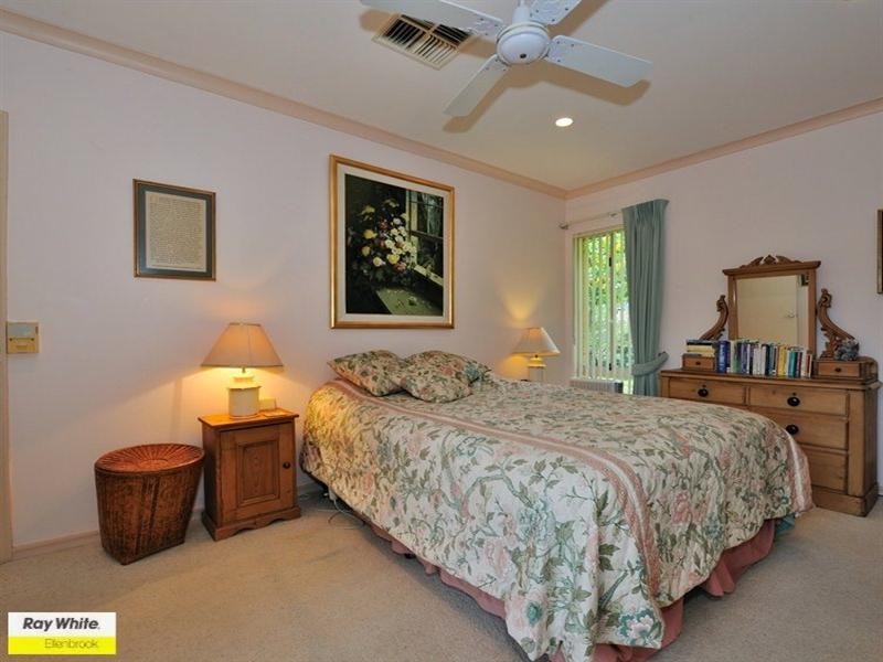 2 Burgundy Lane, The Vines WA 6069