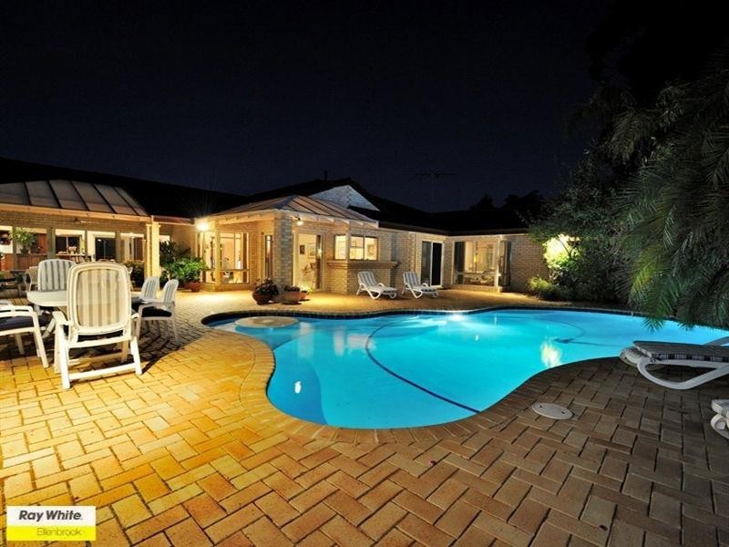 2 Burgundy Lane, The Vines WA 6069