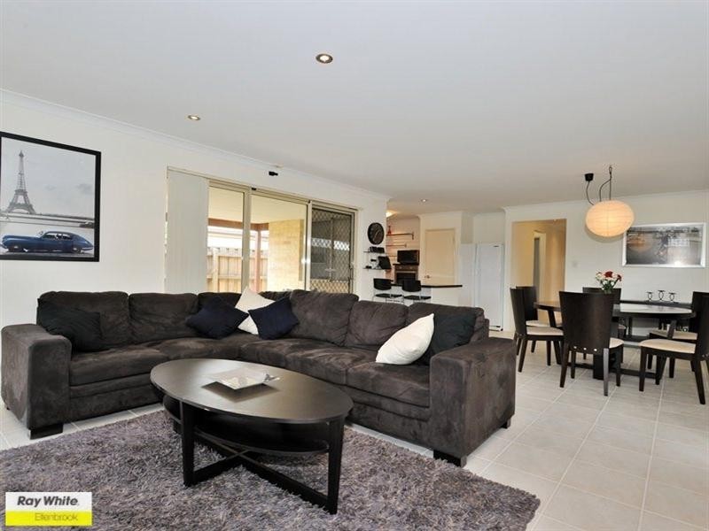 34b Parnham Avenue, Ellenbrook WA 6069