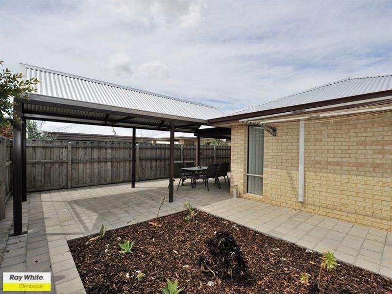 34b Parnham Avenue, Ellenbrook WA 6069