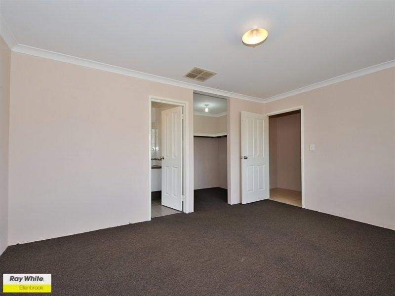 4 Halpin Circle, Ellenbrook WA 6069