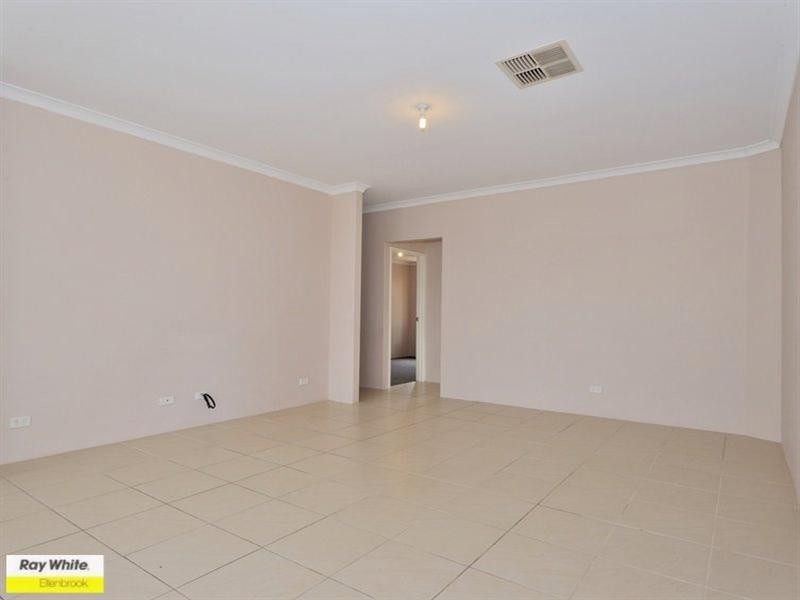 4 Halpin Circle, Ellenbrook WA 6069
