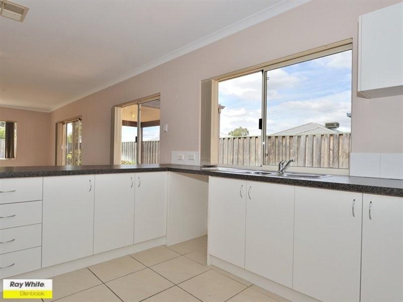 4 Halpin Circle, Ellenbrook WA 6069