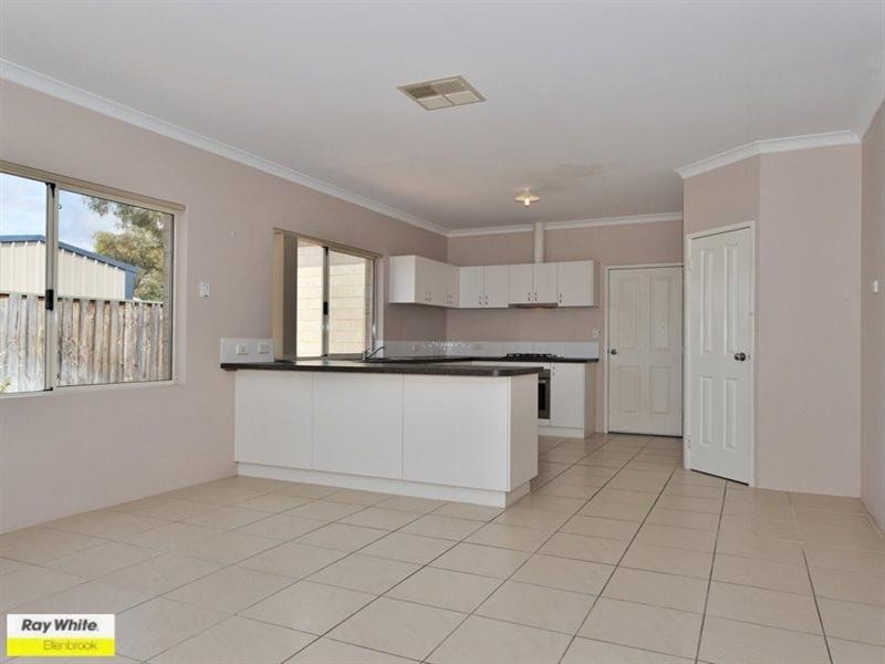 4 Halpin Circle, Ellenbrook WA 6069