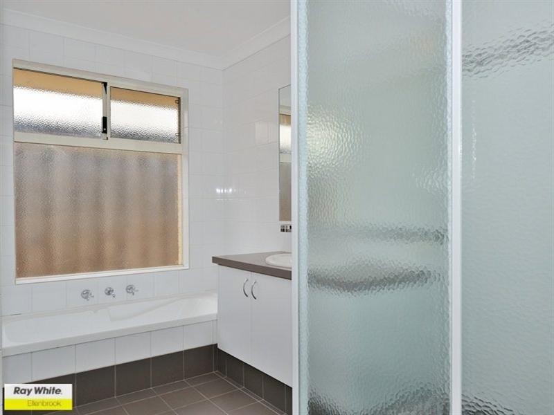 4 Halpin Circle, Ellenbrook WA 6069