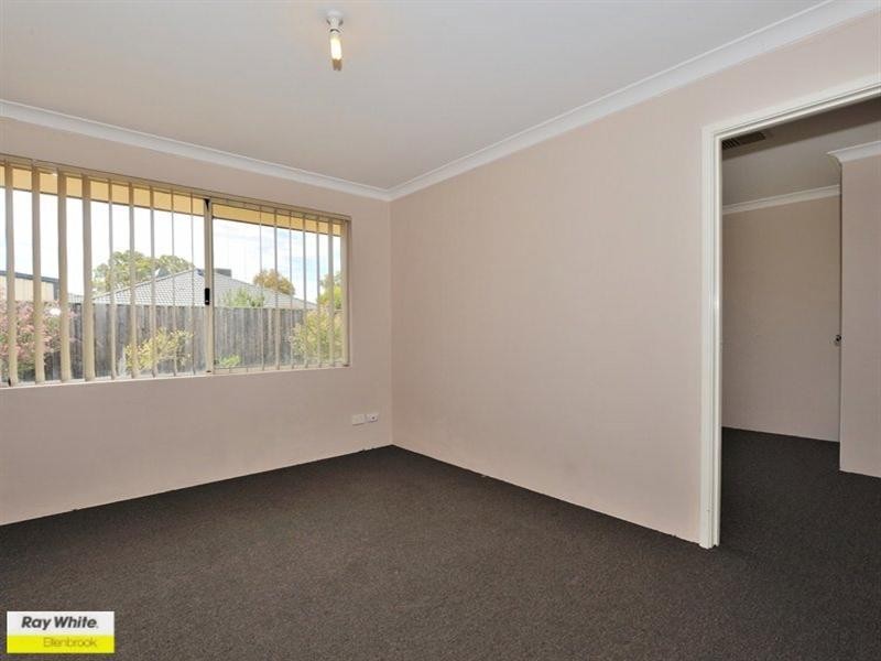 4 Halpin Circle, Ellenbrook WA 6069