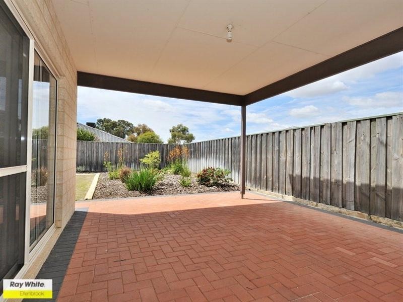 4 Halpin Circle, Ellenbrook WA 6069
