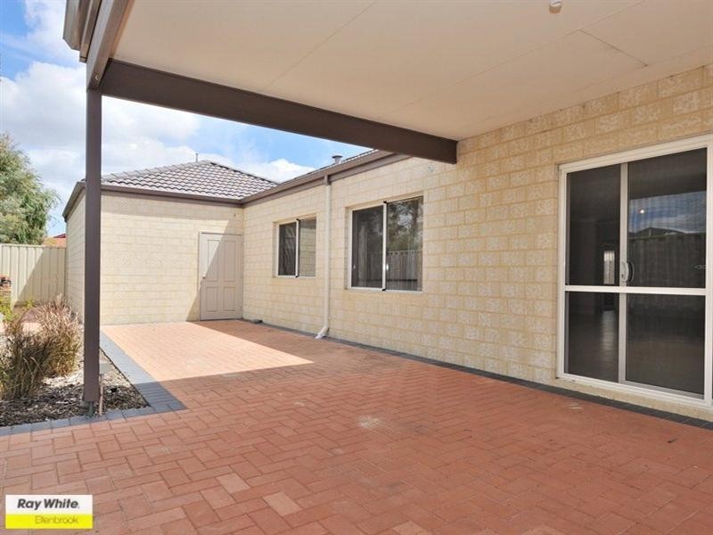 4 Halpin Circle, Ellenbrook WA 6069