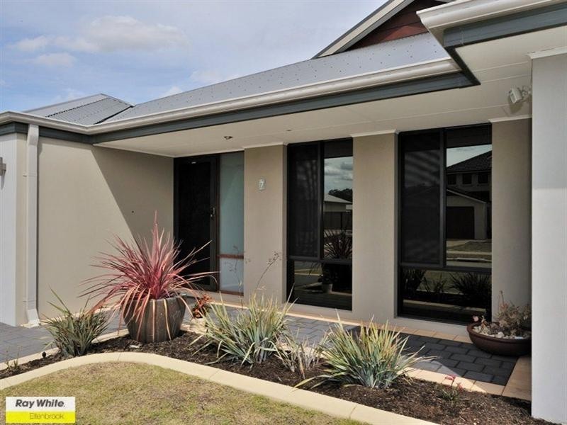 7 Fewson Turn, Ellenbrook WA 6069