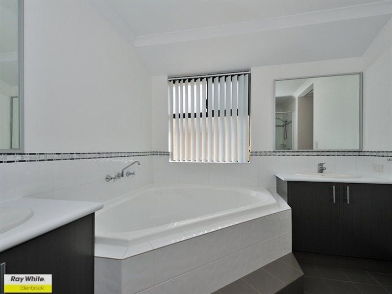 7 Fewson Turn, Ellenbrook WA 6069
