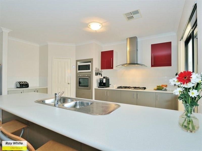 7 Fewson Turn, Ellenbrook WA 6069