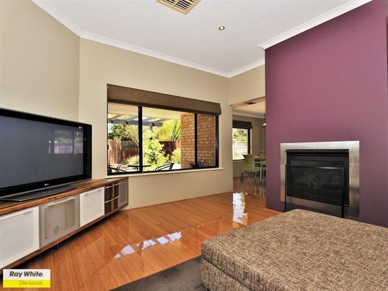 14 Taittinger Grove, The Vines WA 6069