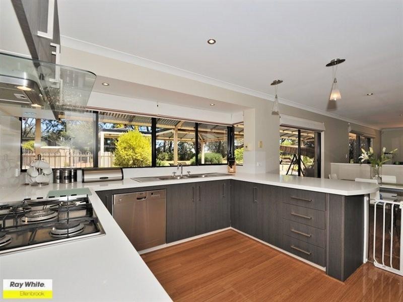 14 Taittinger Grove, The Vines WA 6069