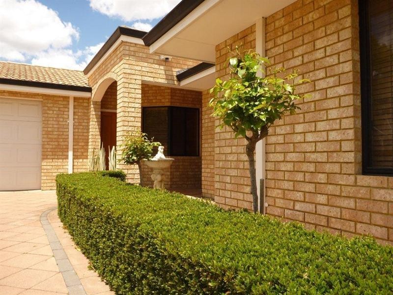 14 Taittinger Grove, The Vines WA 6069