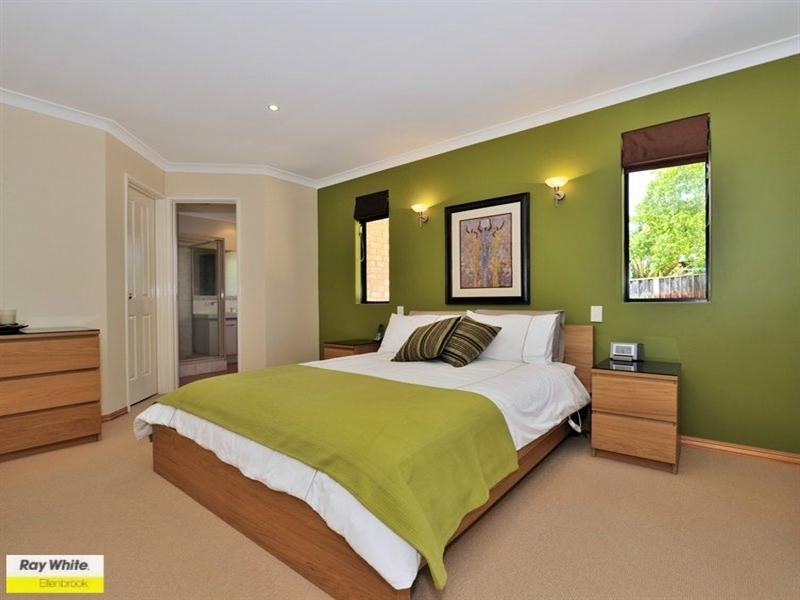 14 Taittinger Grove, The Vines WA 6069