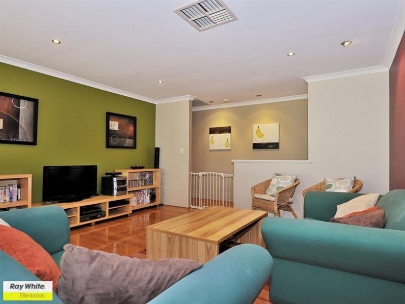 14 Taittinger Grove, The Vines WA 6069