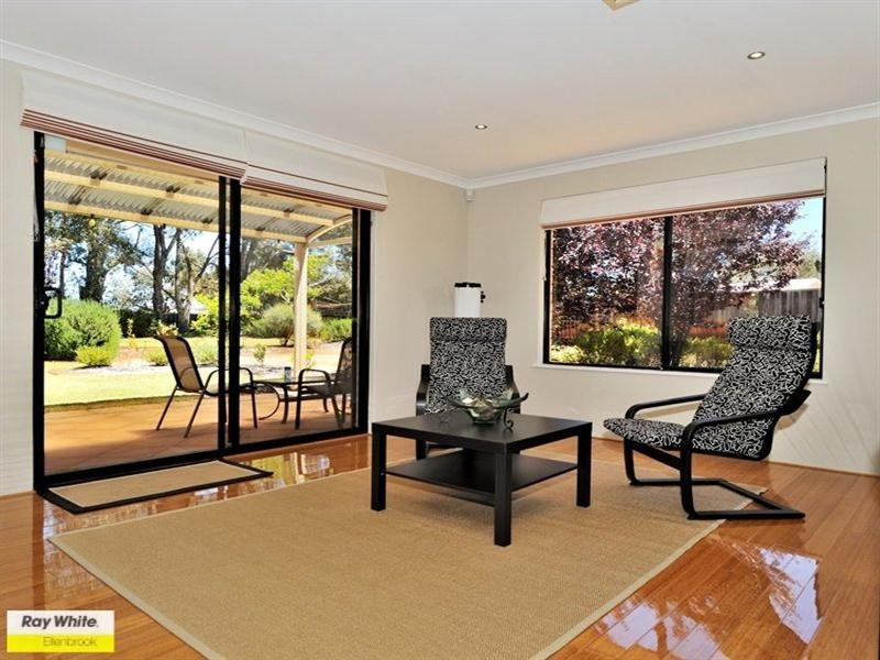 14 Taittinger Grove, The Vines WA 6069