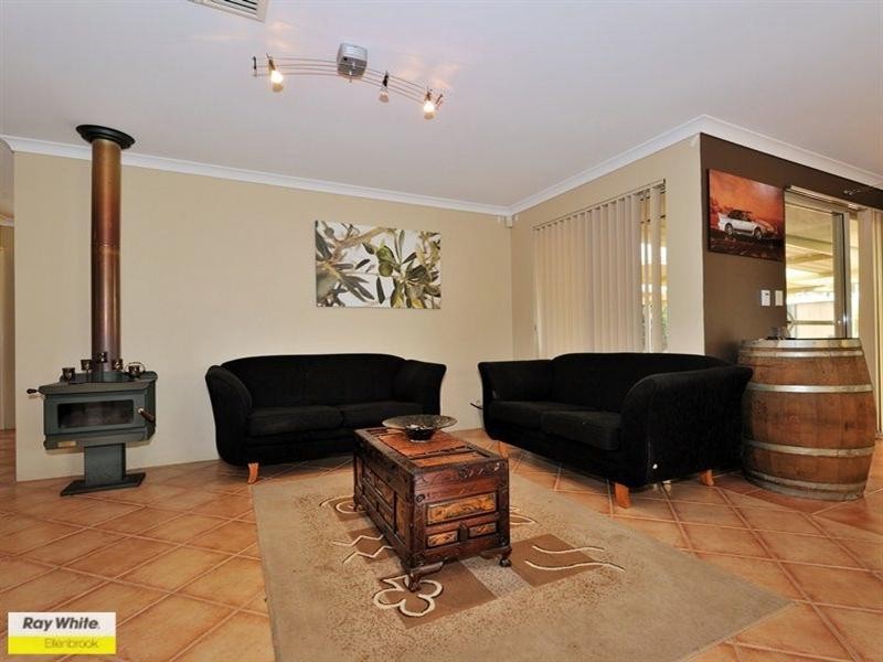 28 Pinea Turn, Ellenbrook WA 6069