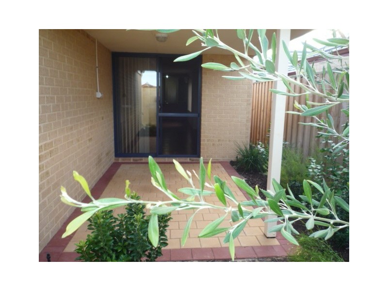 8 Dunrobin Drive, Ellenbrook WA 6069