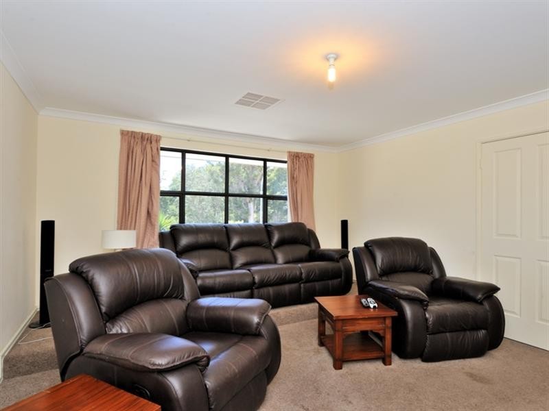 5 Tatton Way, The Vines WA 6069