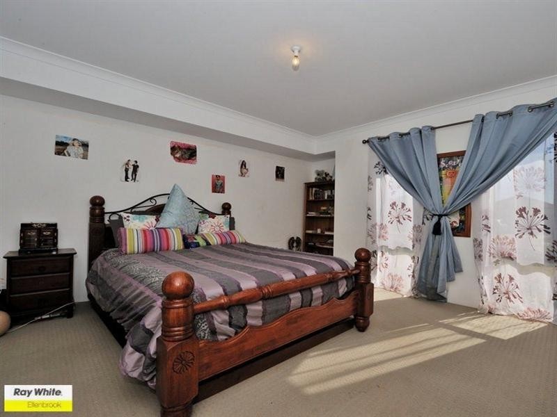 17 Geographe Loop, Ellenbrook WA 6069