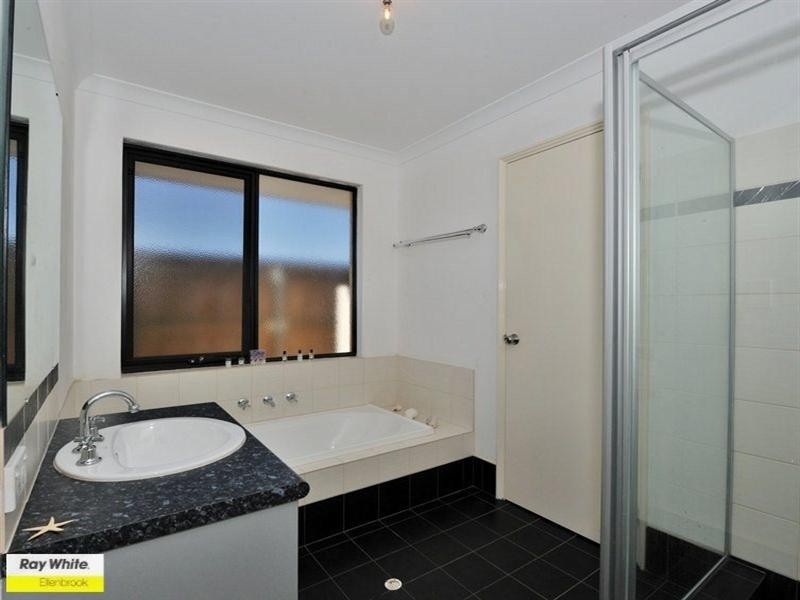 17 Geographe Loop, Ellenbrook WA 6069