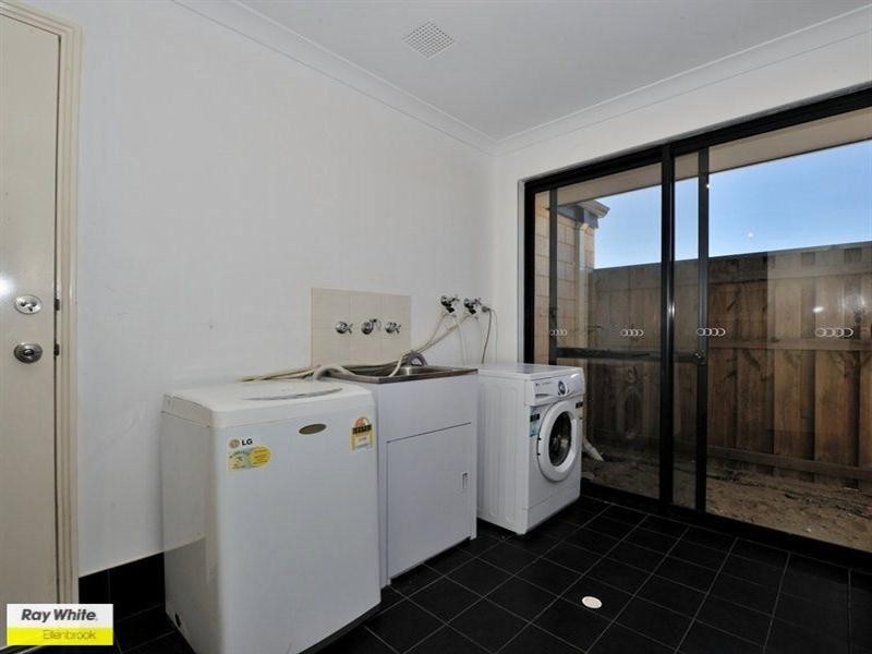 17 Geographe Loop, Ellenbrook WA 6069