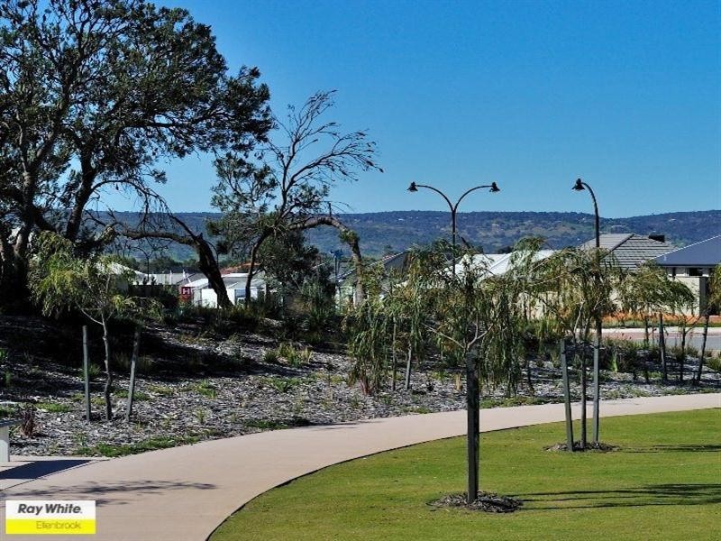 17 Geographe Loop, Ellenbrook WA 6069