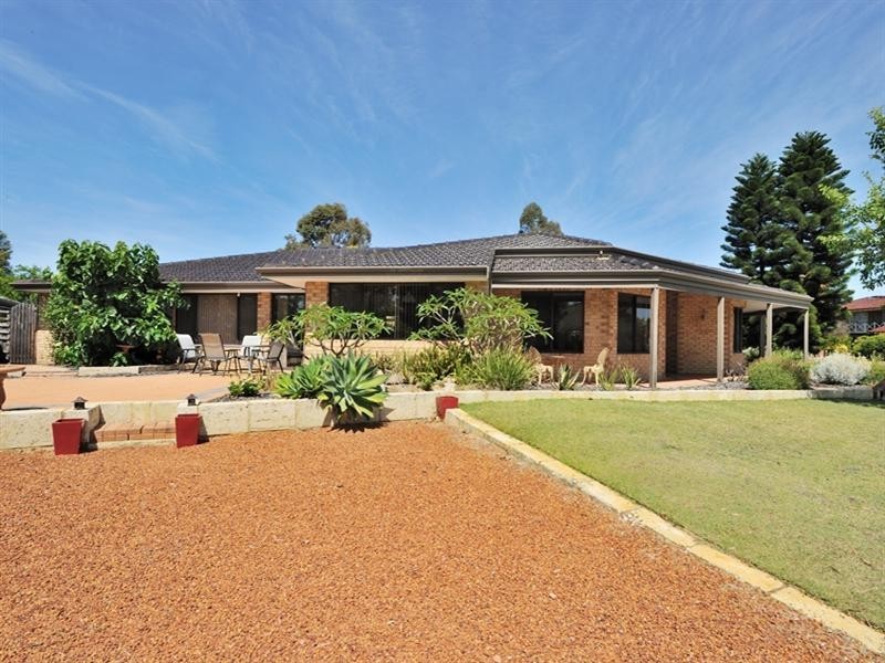 2 Bollinger Close, The Vines WA 6069