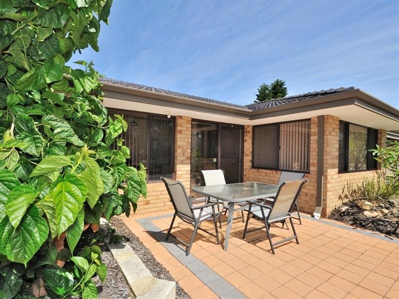 2 Bollinger Close, The Vines WA 6069