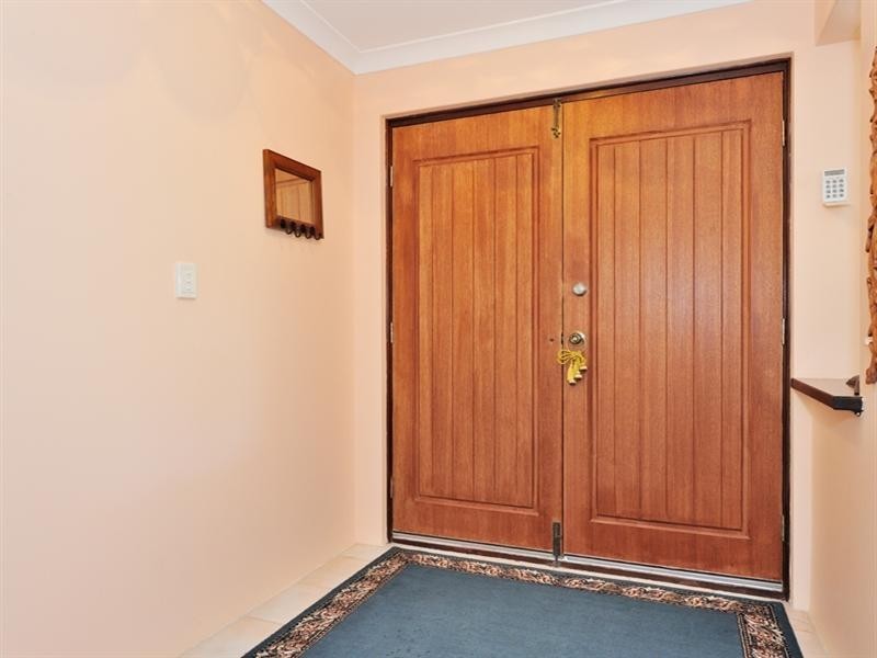 2 Bollinger Close, The Vines WA 6069