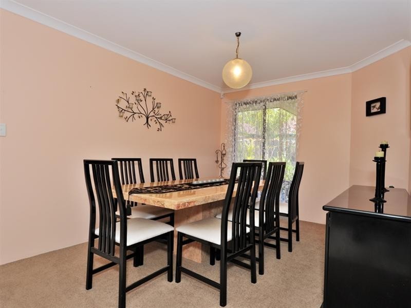 2 Bollinger Close, The Vines WA 6069