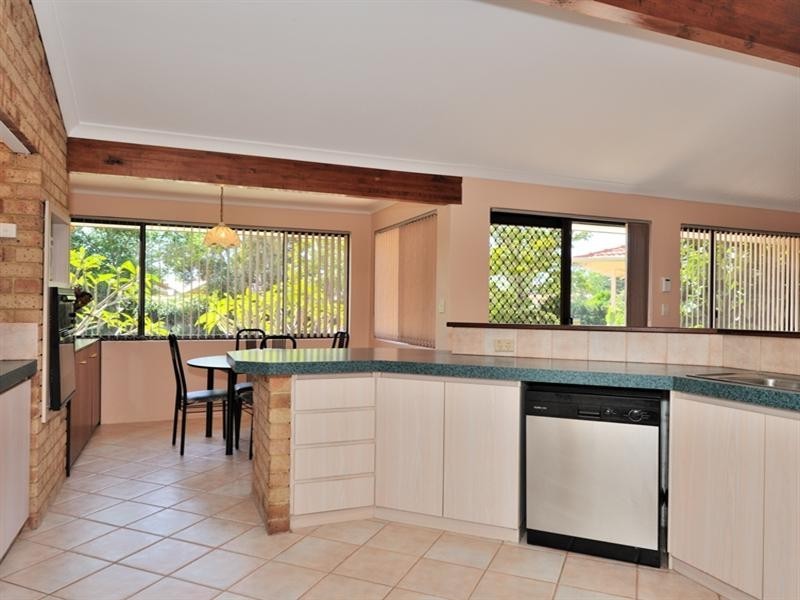 2 Bollinger Close, The Vines WA 6069